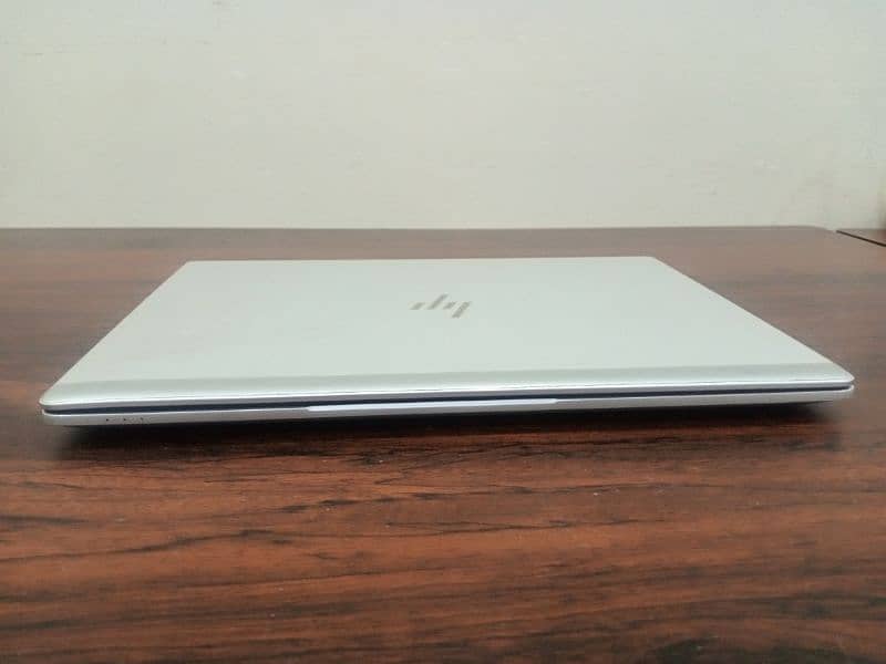 Hp EliteBook 830 G5- core I-5 8th Gen ,8gen Ram ,256 gb SSD 4