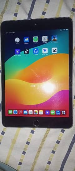 ipad mini 5 tablet 64gb with cooling fan and original charger 0