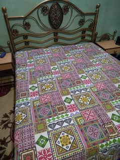 Iron bed set in good condition