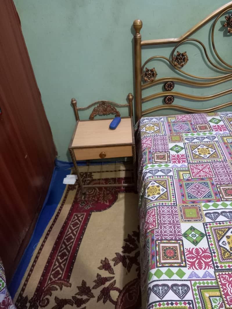 Iron bed set in good condition 3