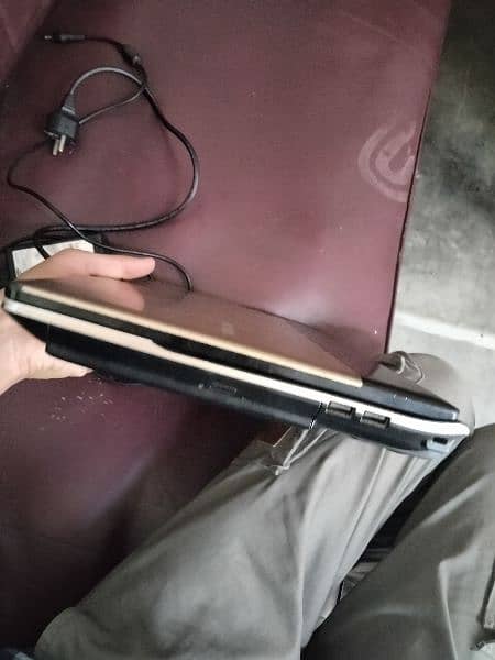 Samsung Laptop core i3 2nd gen 1
