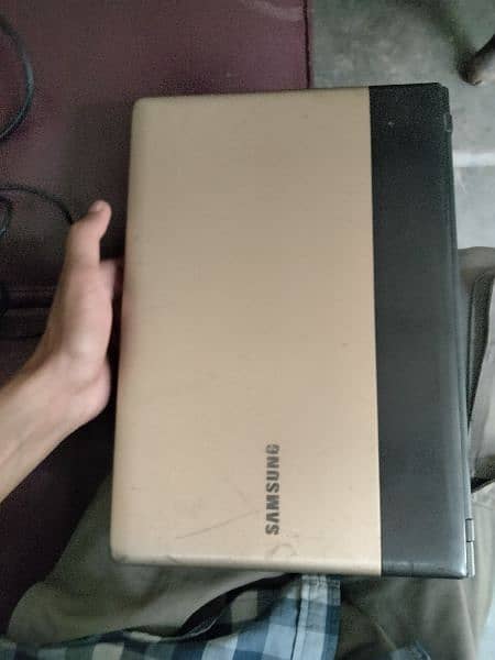 Samsung Laptop core i3 2nd gen 4