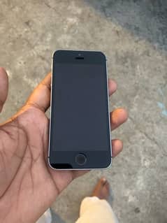 Iphone 5SE 10/10condition water pack non pta only sale