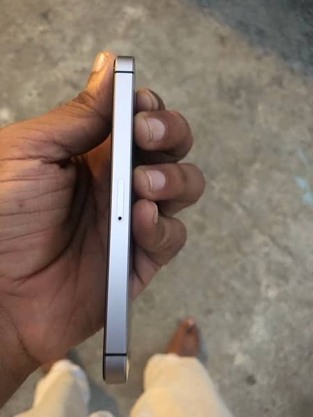 Iphone 5SE 10/10condition water pack non pta only sale 6