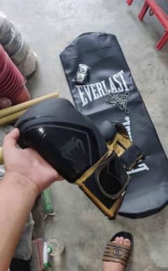 4Ft Punching Bag with Gloves,Chain and Hand Wraps