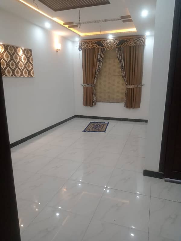 10 marla portion first floor available in pak arab 8