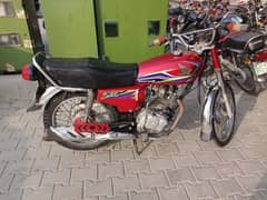 one handed used 10/10 Honda 125 for sale
