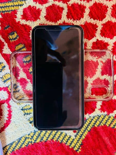 iPhone xs 64 gb 10/10 condition 1