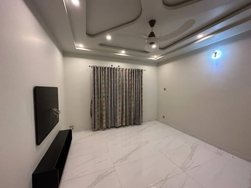 DC Colony Kanal Upper Portion For Rent 15