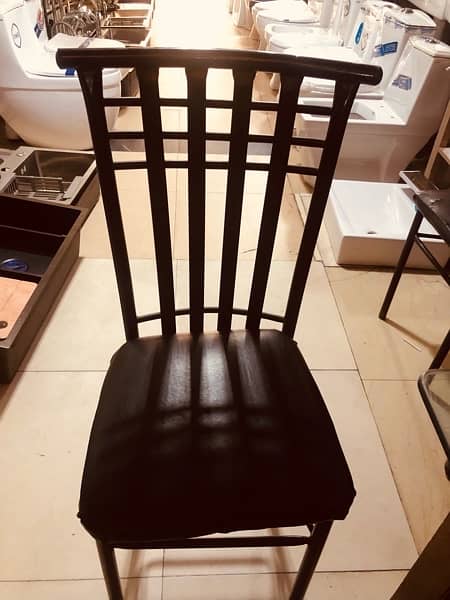 6 Chairs only 1 Year used soiled iron chair very heavy r Dureable 3