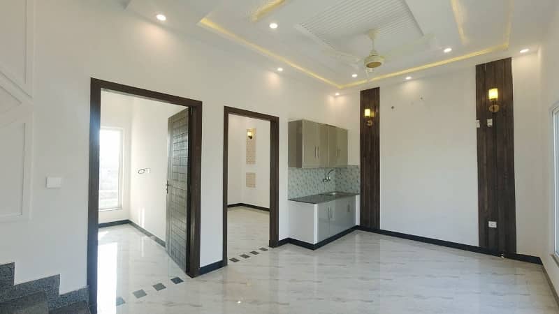 Prime Location 3 Marla House In Beautiful Location Of Formanites Housing Scheme - Block J In Lahore 12