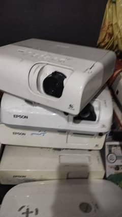 WE HAVE ALL KINDS OF PROJECTORS AVAILBLE IN DUBAI IMPORT 03152965654
