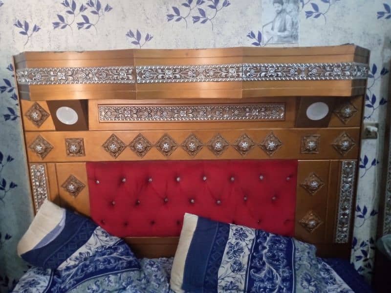 bed set and mirror urgent sale 1