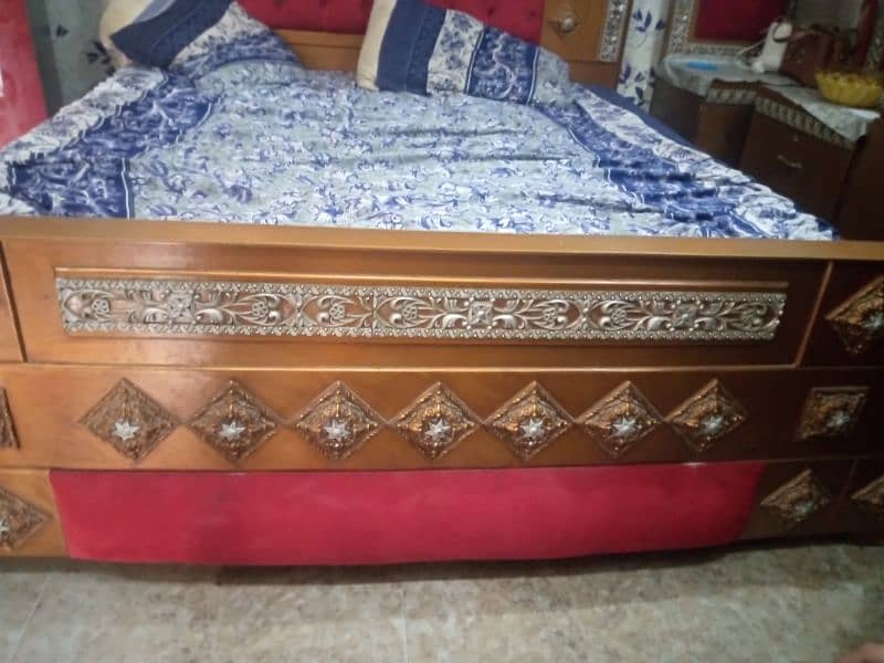 bed set and mirror urgent sale 4