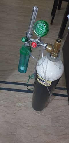 Oxygen Cylinder Available 10L and 100L
