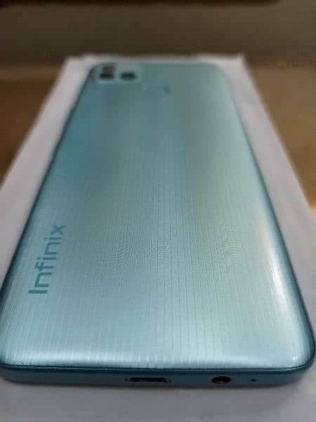 Infinix Hot 10i 4/128gb (10 by 10 Condition) 3