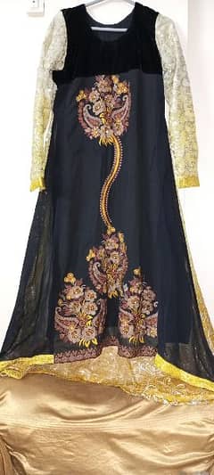 Fully embroidered dress available to deliever 0
