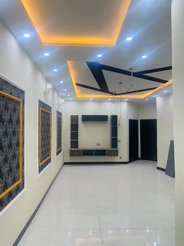 10 Marla full House For rent available 5 bedroom 2 TV launch 2 kitchen 1 drawing brand new fast entry House available 3 car park location Nawab town near raiwind road only office family 19