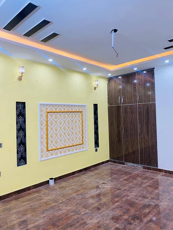 10 Marla full House For rent available 5 bedroom 2 TV launch 2 kitchen 1 drawing brand new fast entry House available 3 car park location Nawab town near raiwind road only office family 25