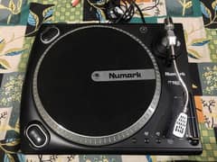 Numark Quartz Direct Drive turntable