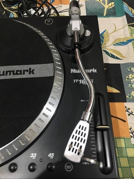 Numark Quartz Direct Drive turntable 3