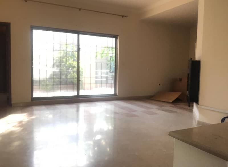 1 Kanal Full House For Rent In DHA Phase 4 100% Original Picture 16