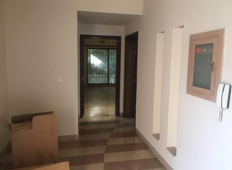 1 Kanal Full House For Rent In DHA Phase 4 100% Original Picture 19