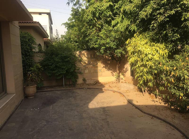 1 Kanal Full House For Rent In DHA Phase 4 100% Original Picture 20