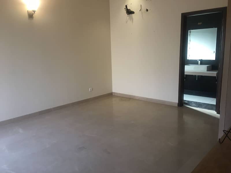 1 Kanal Full House For Rent In DHA Phase 4 100% Original Picture 26