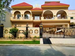 Valancia 1kanal Spanish Villa For Urgent Sale Near Jamia Masjid Round About