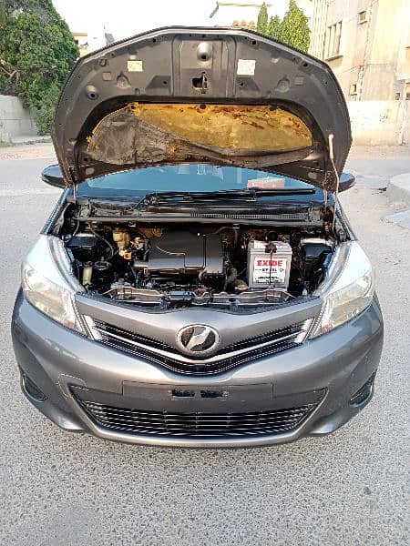 Toyota Vitz 2012/2016 good condition car 12