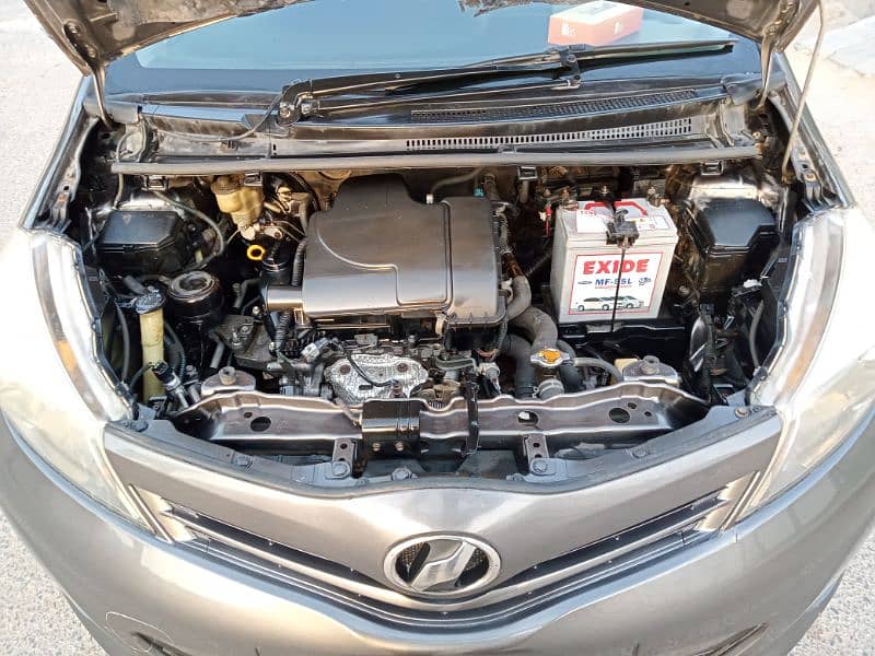 Toyota Vitz 2012/2016 good condition car 13