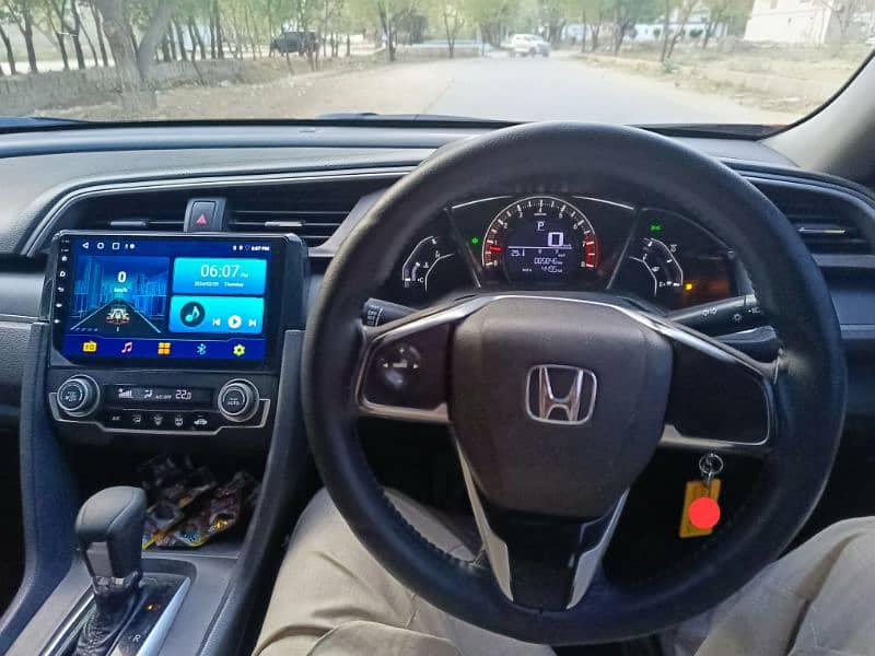 Honda Civic 1.8 i-VTEC CVT 1