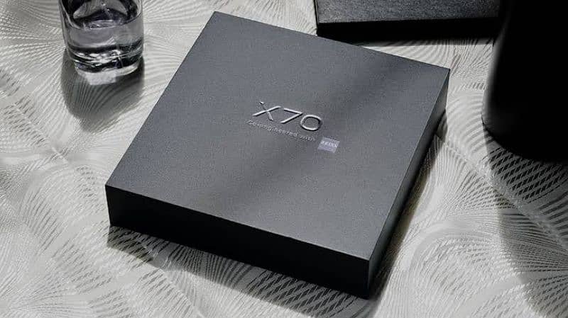 x70 pro 12 , 256 with box 0