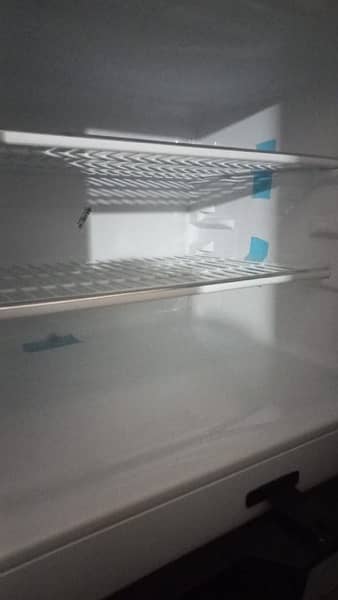 new refrigerator urgently selling 1