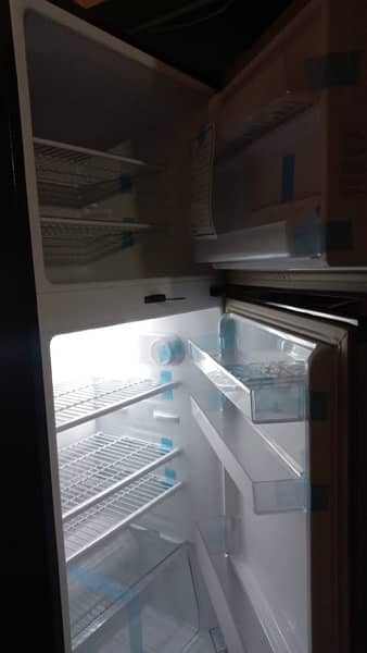 new refrigerator urgently selling 2