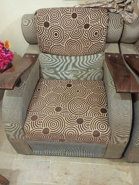 7 seater sofa set in just RS:30.000 Only 2