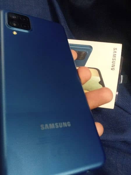 Samsung galaxy a12 4GB 64gb complete box 3