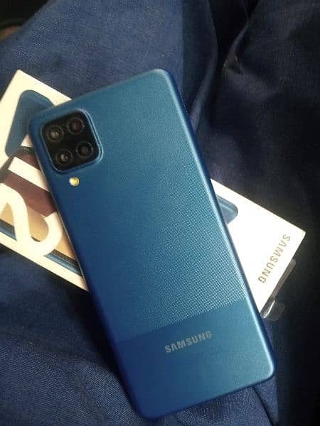 Samsung galaxy a12 4GB 64gb complete box 4
