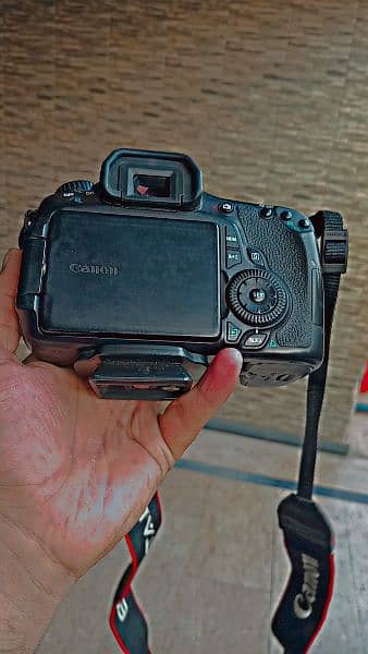 Canon 60D professional camera 0
