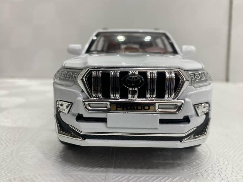 Diecast car Land Cruiser PRADO Toyota in Premium quailty of Metal body 3