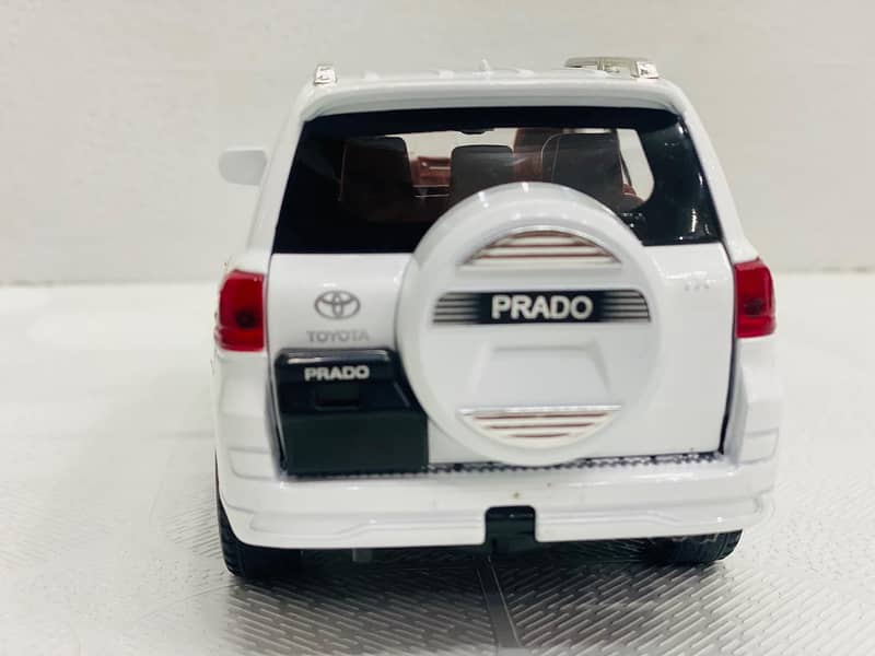 Diecast car Land Cruiser PRADO Toyota in Premium quailty of Metal body 6