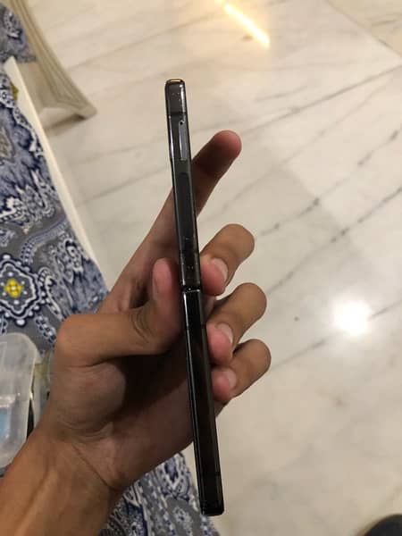 Samsung Z Flip 4 5G (Read Add) 9
