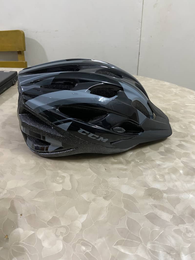 CCM Bicycle Helmet Brand New. 1