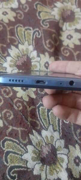 Tecno spark 8c 10 by 10 condition 0