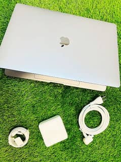 MacBook Pro Core i9 2019 Complete Box