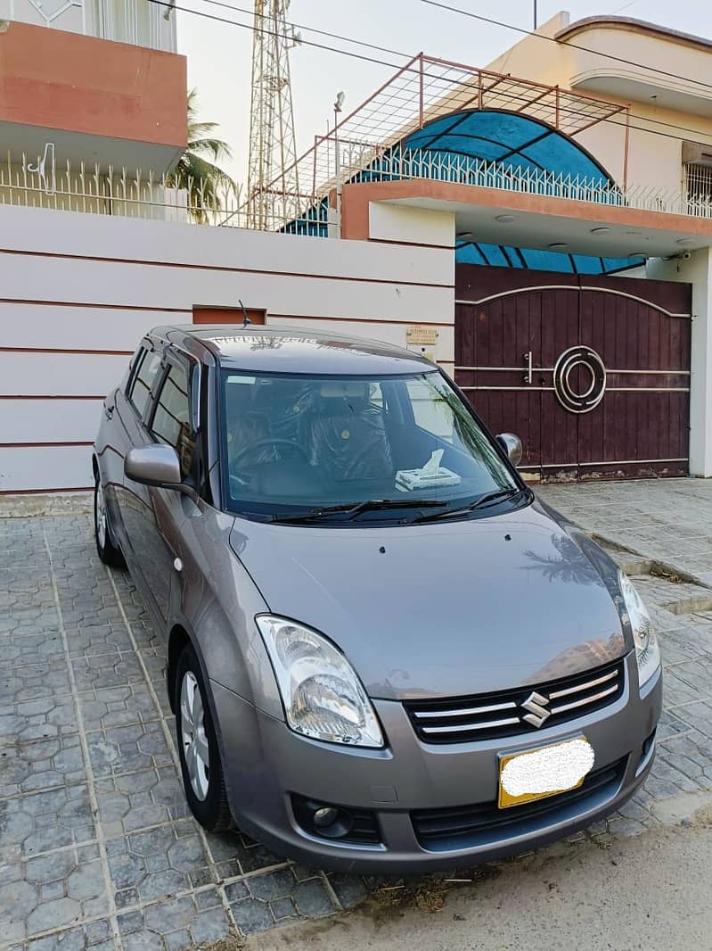 Suzuki Swift Model 1.3 Dlx model 2015 2