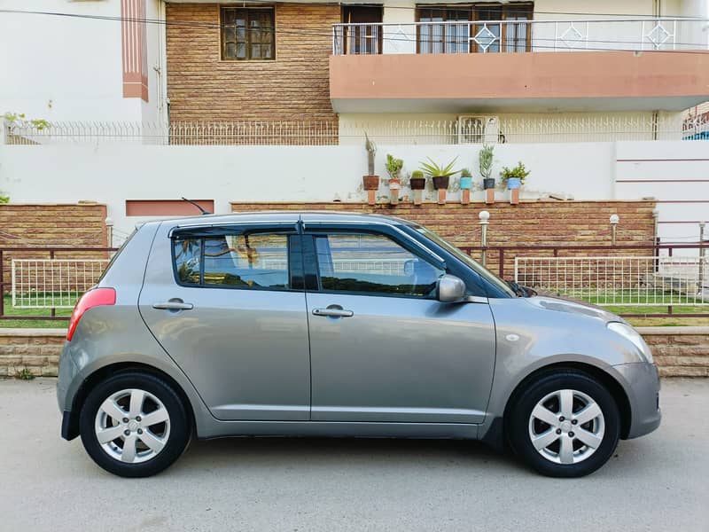 Suzuki Swift Model 1.3 Dlx model 2015 11