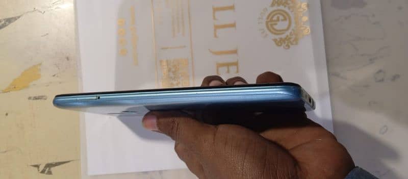 Infinix hot 10 play condition 10/10 3