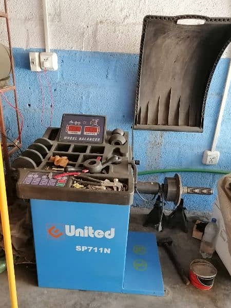 wheel balancer and laser Alignment machine 6